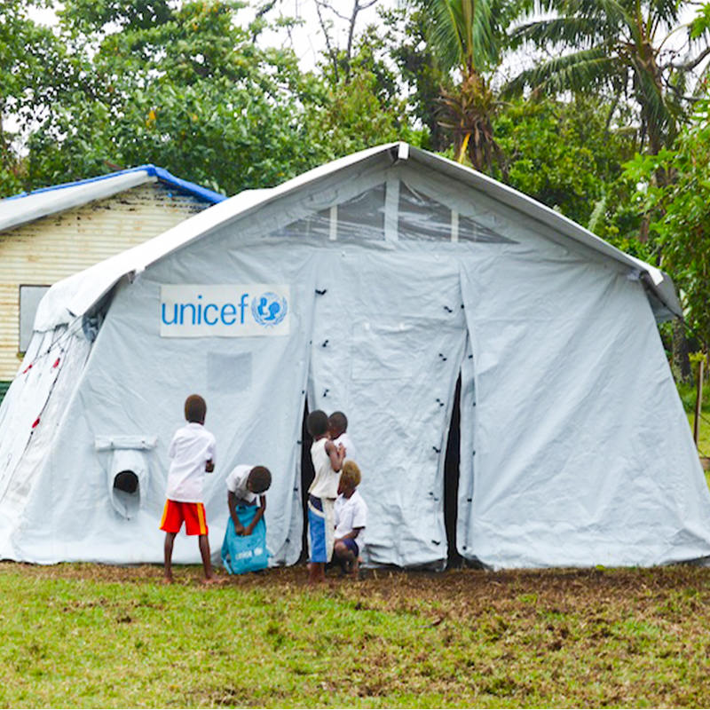 UNICEF standaard multifunctionele hubtent van 42 m² met geïntegreerde/verwijderbare schaduwafdekking
