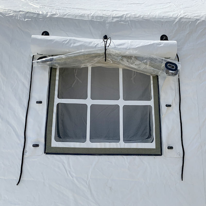 Opblaasbare tent van het Rode Kruis van 30 m²